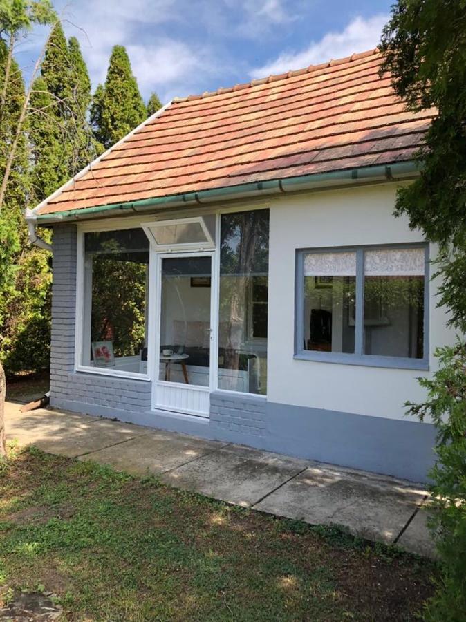 Retro Haz Guest House Balatonszabadi Fürdőtelep Exterior foto